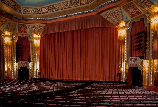 Inside-Paramount-Theatre-from-Row-DD-Seat-30-Right