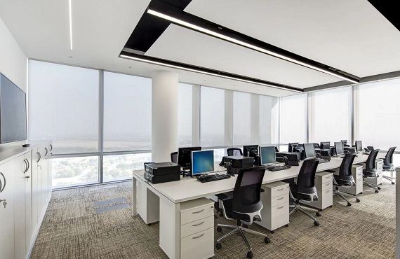 Office-window-blinds-and-decore