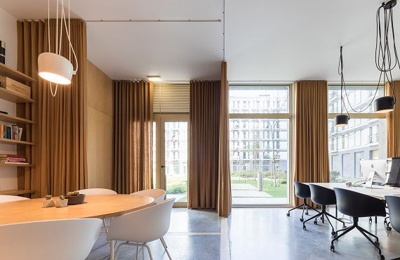 beautifull-interior-and-curtains-combinataion