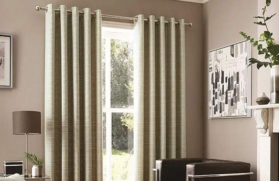 eyelet-curtains-on-wooden-rod