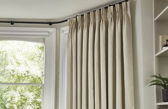 pinch-pleat-curtain-with-white-color