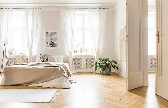 white-window-sheer-curtains-in-bed-room